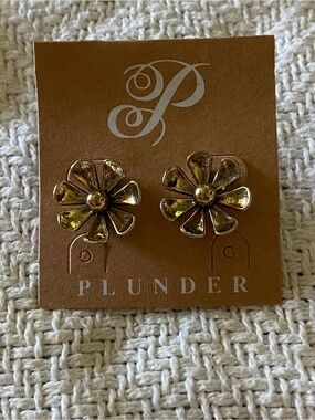 Plunder Gold Flower Petal Stud Earrings